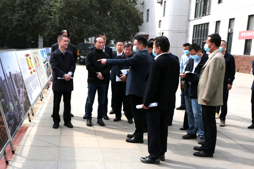 1716040296335712.jpg 蓮湖區(qū)委書記馬翔蒞臨公司調(diào)研指導工作