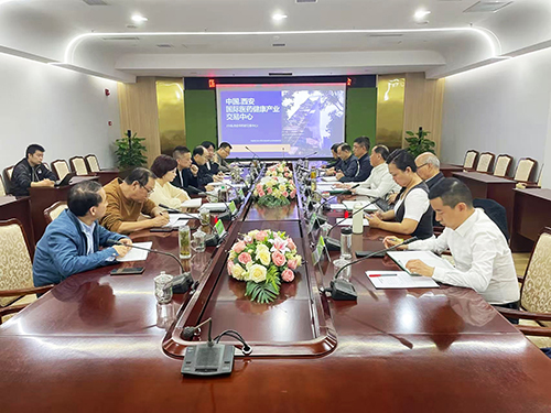 1730443600124371.jpg 醫(yī)藥健康產(chǎn)業(yè)國(guó)際交易中心籌建工作推進(jìn)會(huì)召開